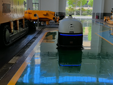 保潔排期告急？坦力無(wú)人洗地機(jī)讓大場(chǎng)地清潔 “隨叫隨煥新”