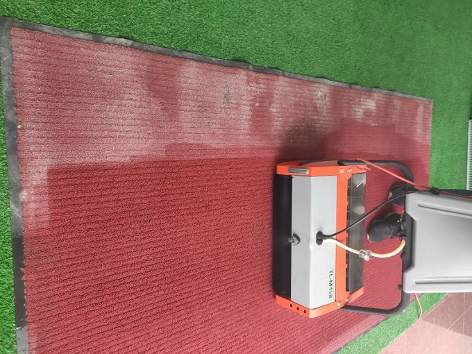 這不是一臺簡單的扶梯清洗機？！