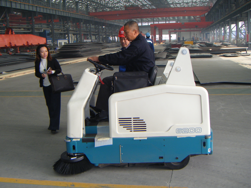 物業(yè)是租賃洗地機(jī)掃地機(jī)還是購(gòu)買合適？