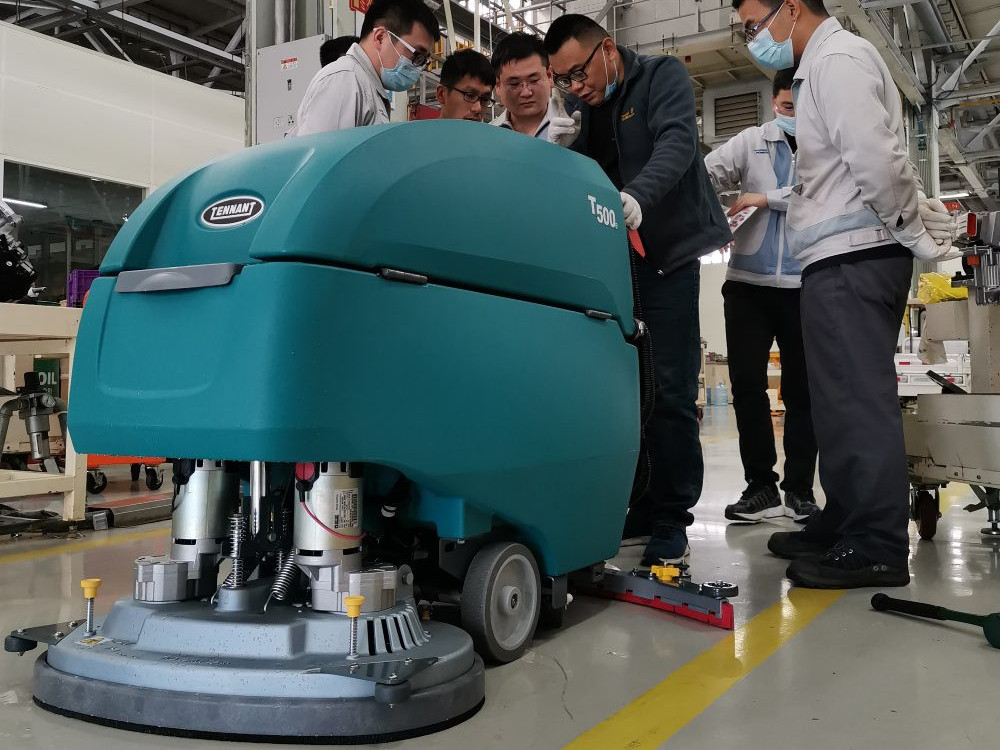 工廠選購(gòu)洗地機(jī)的關(guān)鍵點(diǎn)，都在這里了！