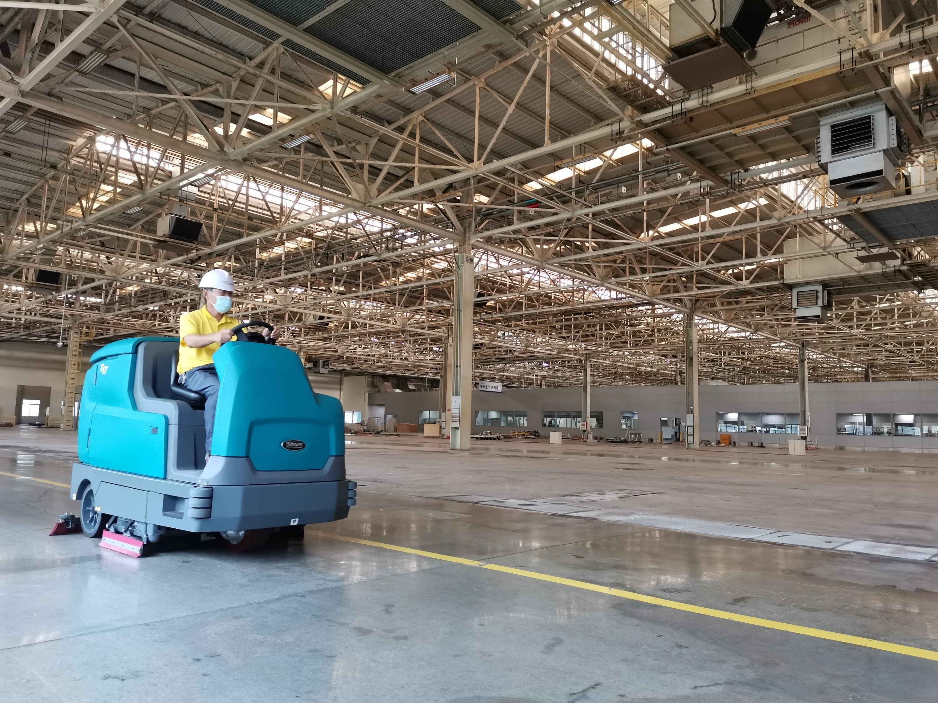 不同工廠適合用什么類(lèi)型的洗地機(jī)？