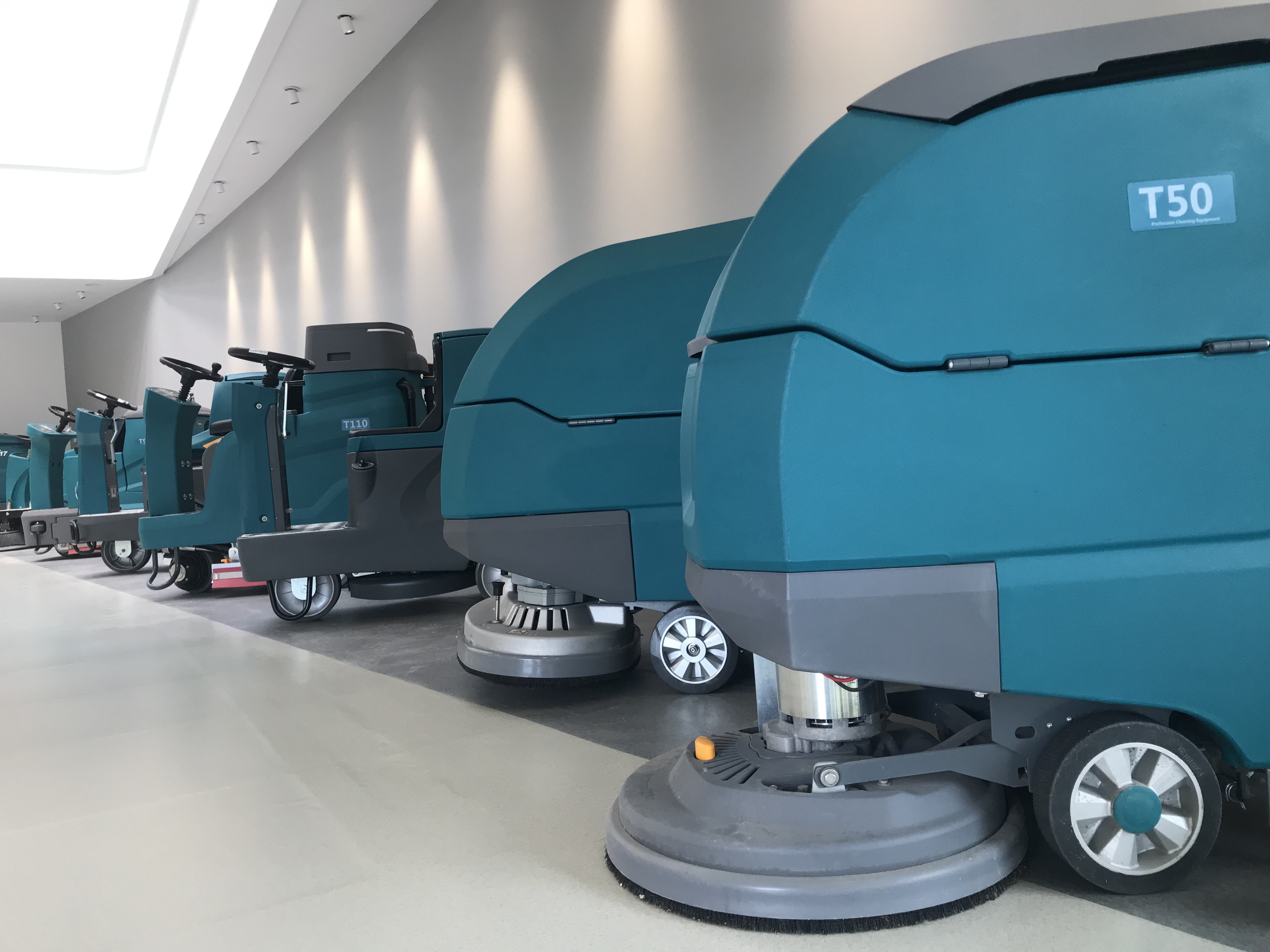 工商業(yè)洗地機(jī)為您帶來極致清潔質(zhì)量！