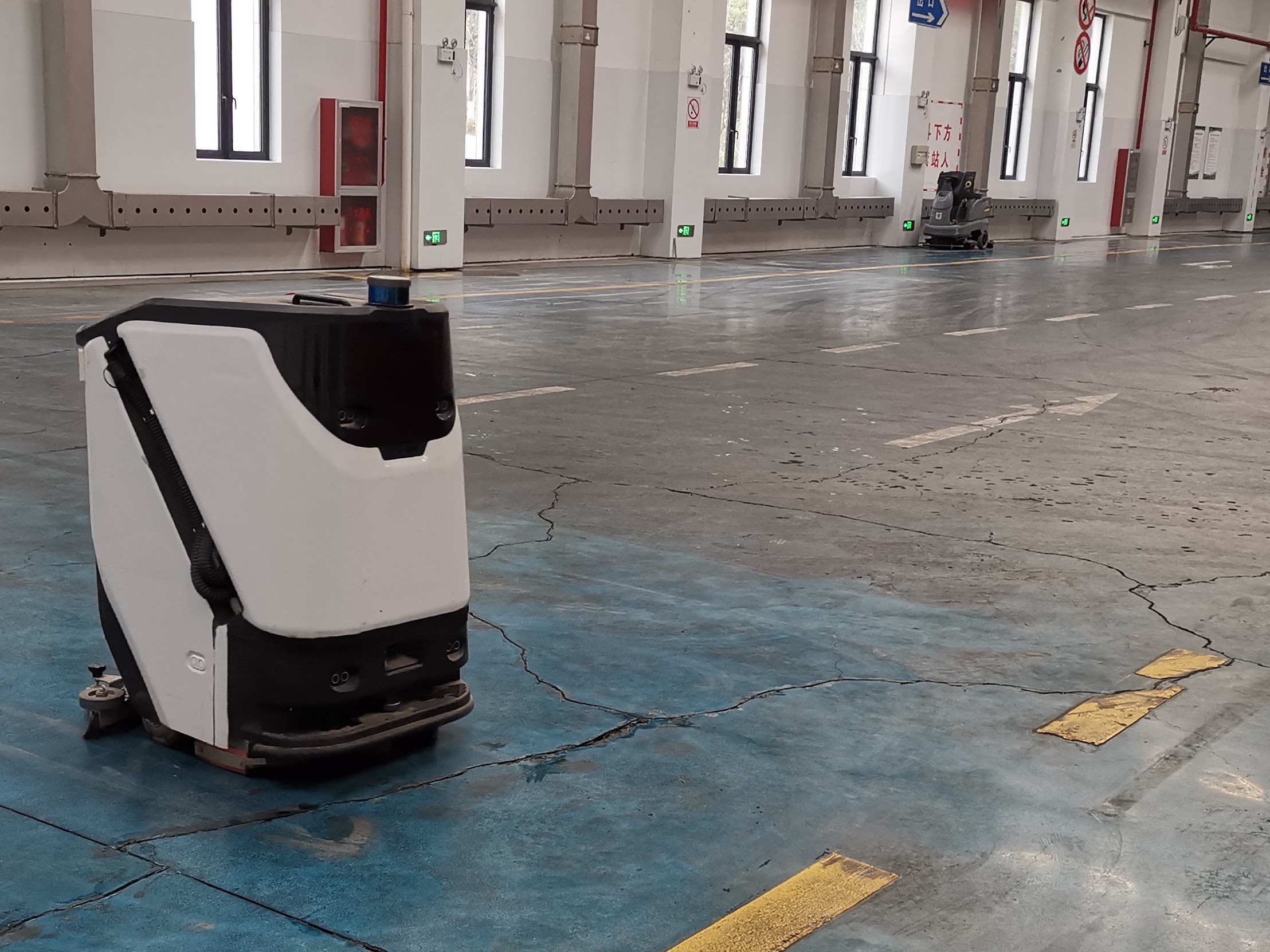 工廠清潔成本 “砍半” 不是夢！坦力無人洗地機器人，解鎖 24 小時智能清潔新范式