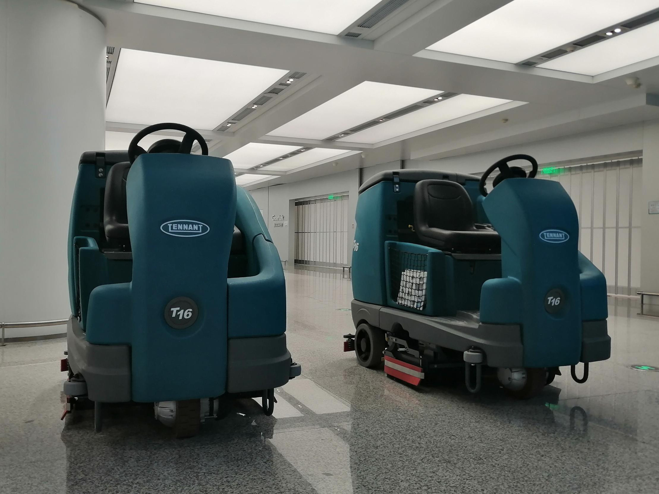 小型洗地車有哪些優(yōu)勢(shì)及如何選擇？